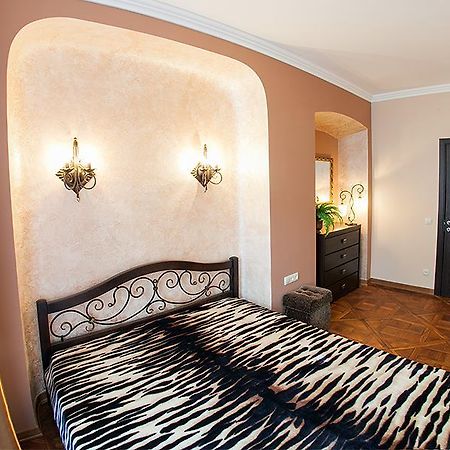 Appartement Rynok Square - The Heart Of Lviv Extérieur photo